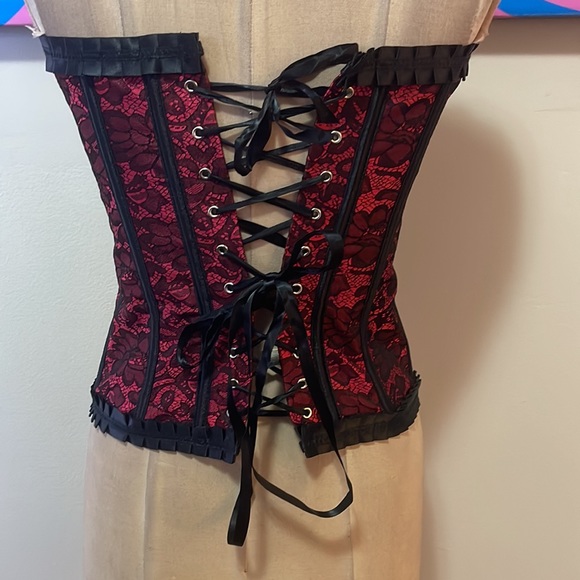 Vintage Red Black Lace Corset - Picture 7 of 14